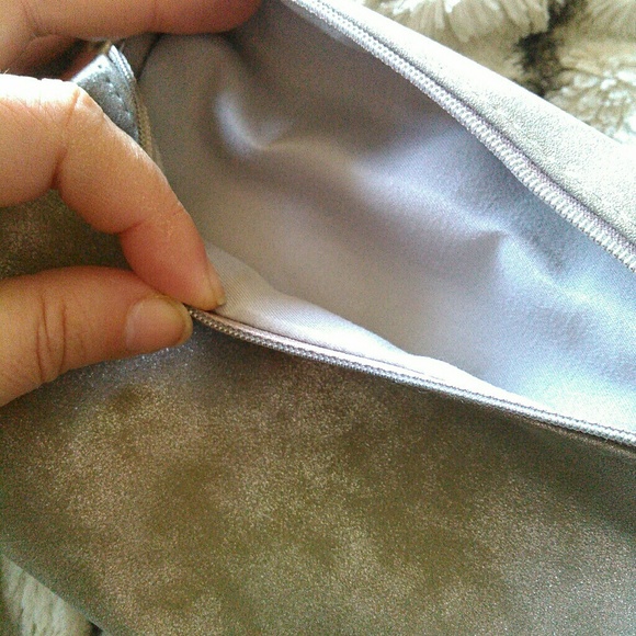 BareMinerals Gorgeous makeup bag! 💄 - Picture 3 of 5